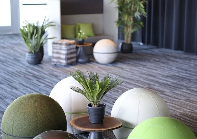 chaises pouf boules design bureau